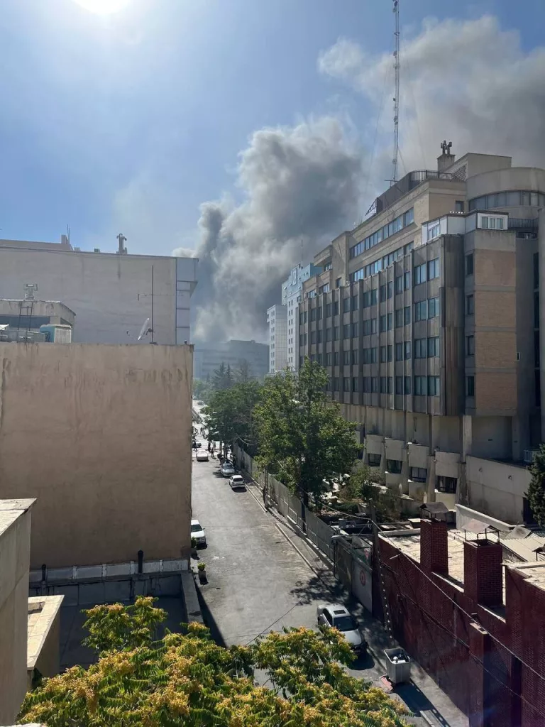 Новые массированные удары по Тегерану