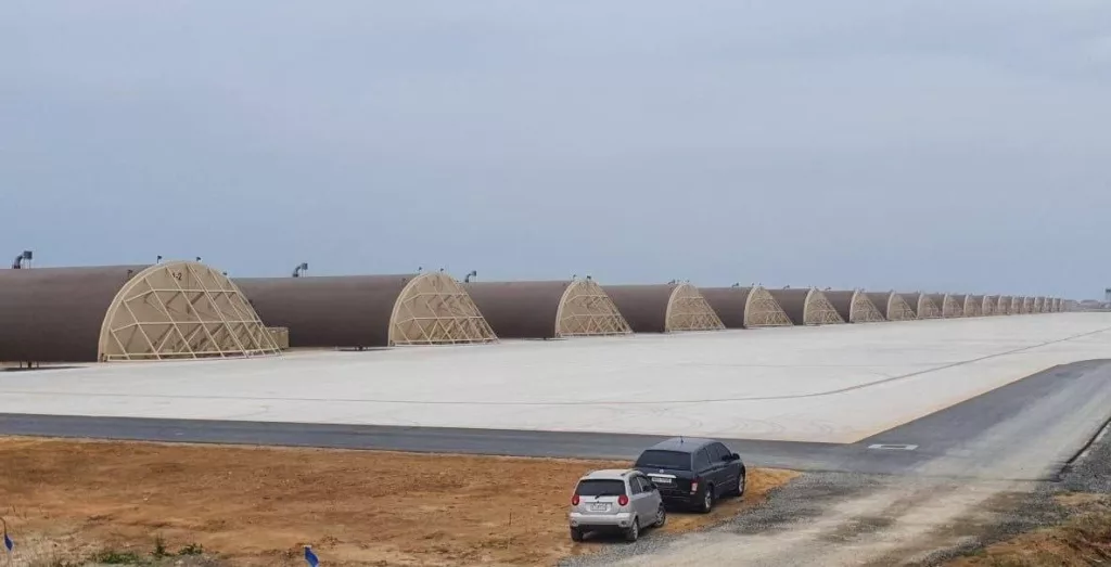 30 железобетонных свежепостроенных укрытий США для истребителей F-16C/D на авиабазе Кунсан в Южной Корее