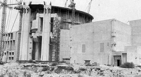 Кстати, бомбардировки иранских ядерных объектов - это дело не такое новое. Так, стройку АЭС в Бушере бомбили ВВС Ирака в ходе Ирано-иракской войны