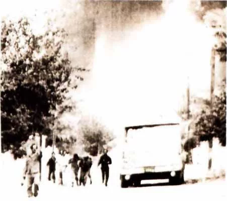 Продолжая увлекательную тему бомбардировок ядерных реакторов на Ближнем Востоке, можно вспомнить и относительно малоизвестный эпизод начала Ирано-иракской войны. Операции ВВС Ирана "Опаленный меч"