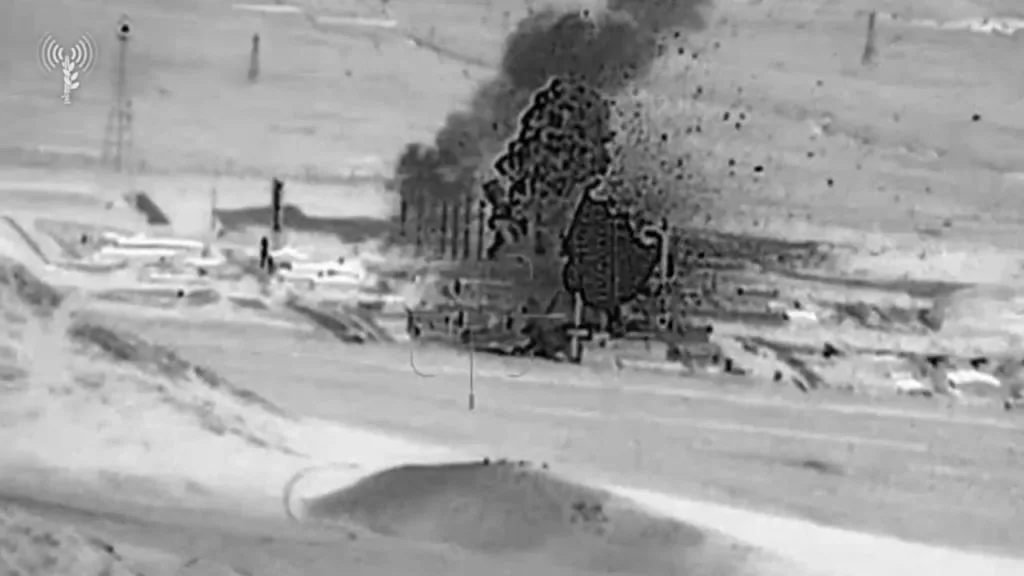 Кадры бомбардировки ядерного комплекса в Араке ударами ВВС Израиля