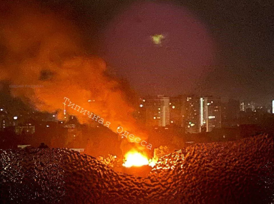 Кадры прилётов "Гераней" по целям в Одессе