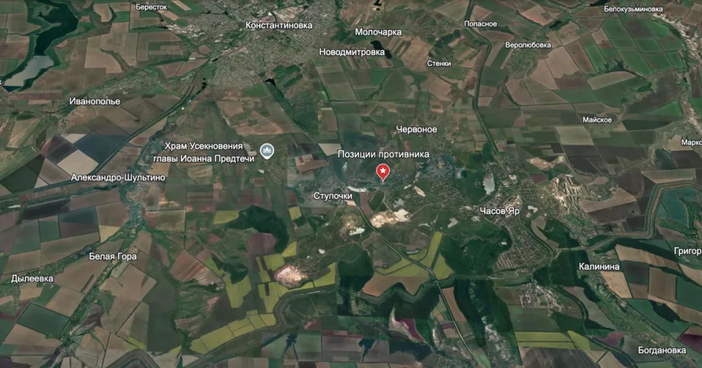 Артиллерия 98-ой дивизии ВДВ накрывает позиции противника в Ступочках, расчищая путь для дальнейшего штурма