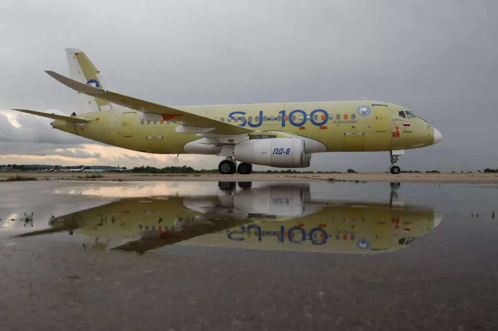 «Суперджет» впервые перелетел на отечественных двигателях ПД-8 почти через всю Россию