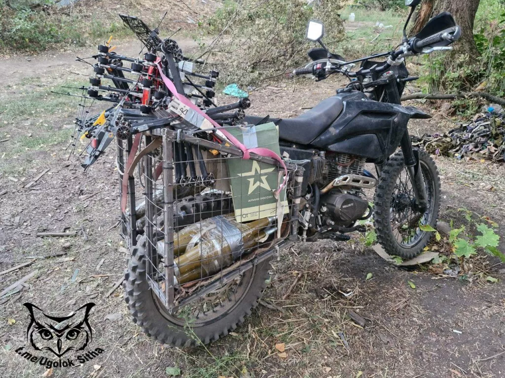 Логистический мотоцикл российской армии в зоне СВО