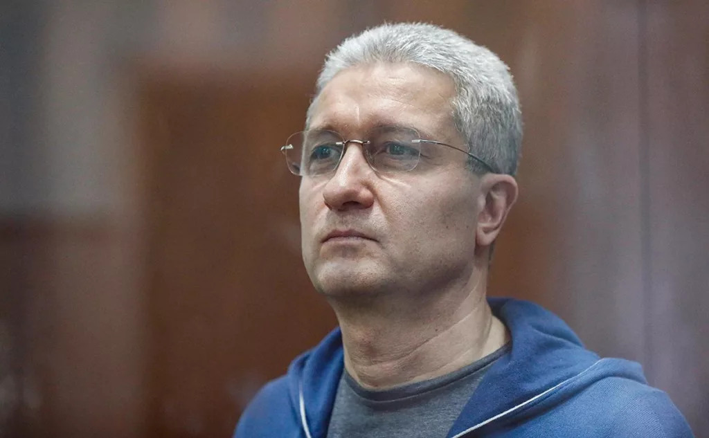 Деньги любят счёт: у экс-замглавы минобороны Иванова нашли ещё одну взятку на 152 млн