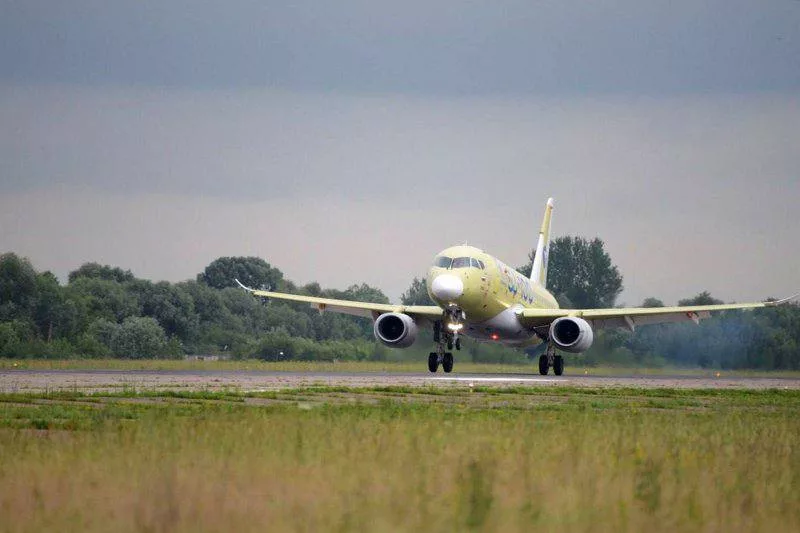 Импортозамещенный SJ-100 впервые пролетел всю Россию на российских двигателях