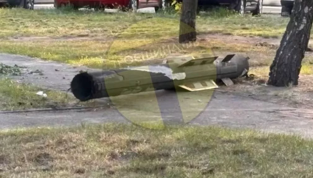 Доблестное украинское ППО снова обстреляло жилые кварталы Киева ракетами PAC-3 CRI из иомплексов Patriot