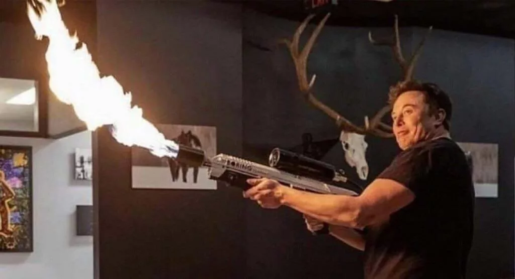 Турист пытался провезти карманный огнемёт через Крымский мост. +1 в топ багажных находок