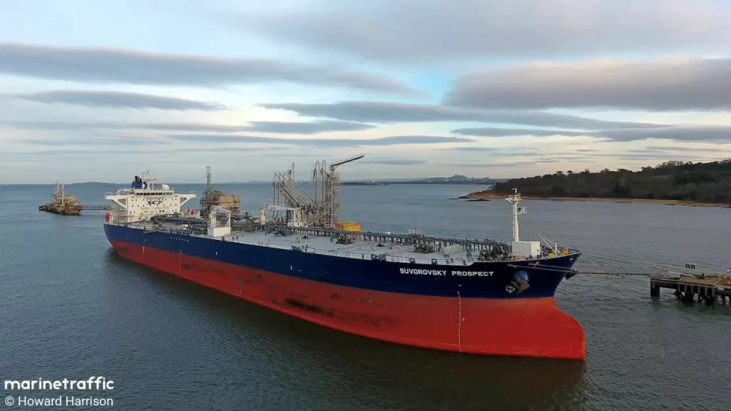 Российский флот стал сопровождать танкеры при прохождении через Ла-Манш, утверждает аналитик компании Starboard Maritime Intelligence Ltd