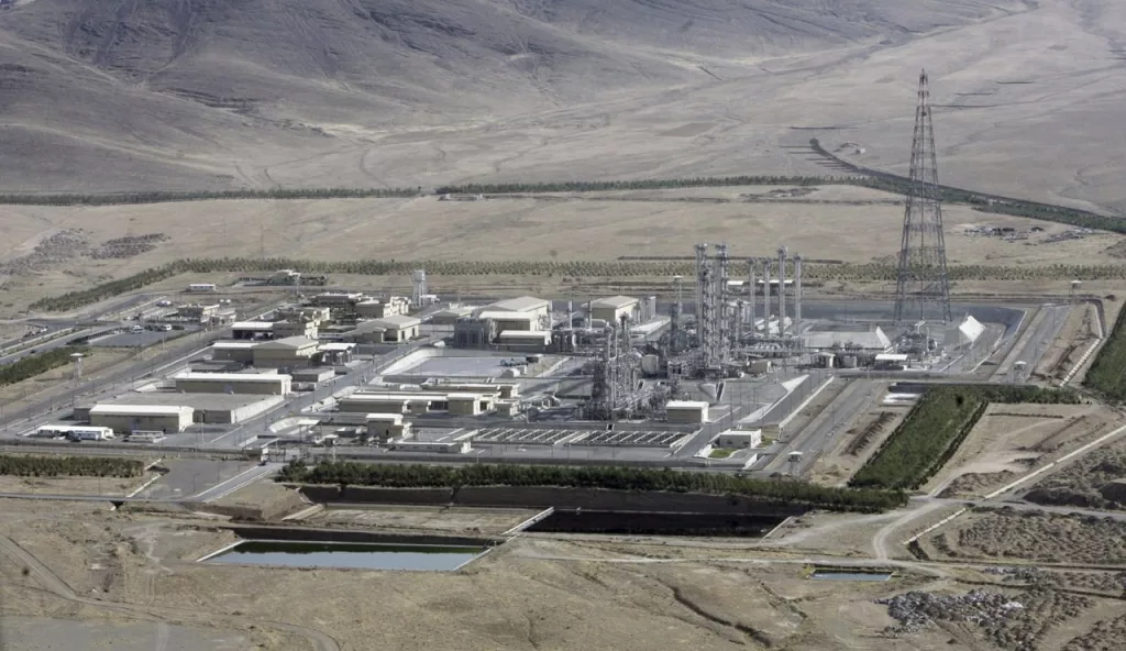 Иран выходит из-под контроля МАГАТЭ и заявляет о продолжении ядерной программы