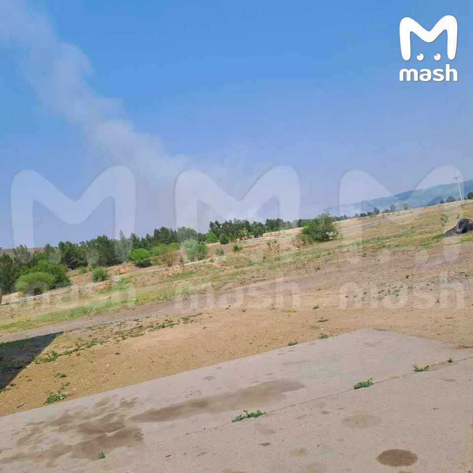 Взрывы раздаются в районе воинской части в Забайкалье. На территории разгорелся пожар