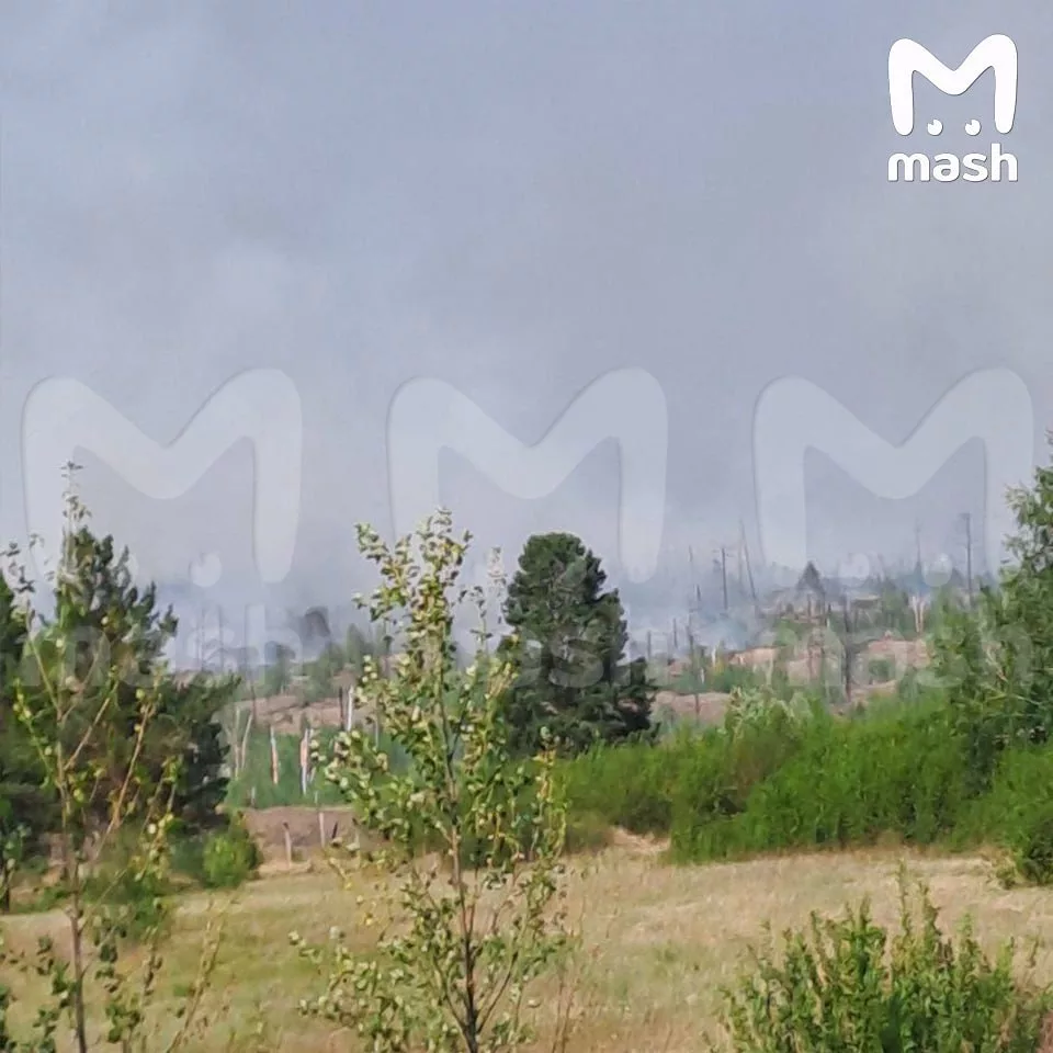 Взрывы раздаются в районе воинской части в Забайкалье. На территории разгорелся пожар