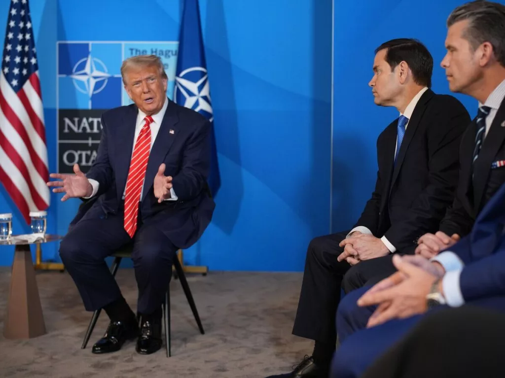 НАТО существенно смягчила риторику в адрес России, а Трамп признался, что ситуация на Украине «вышла из-под контроля»