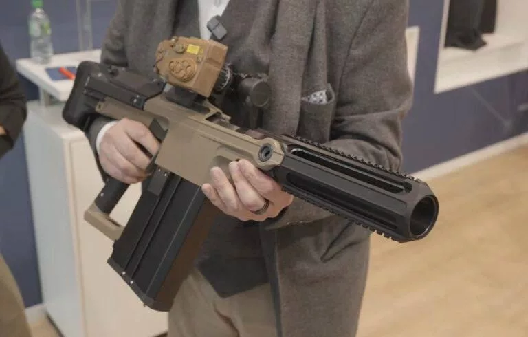 Немецкая компания Rheinmetall впервые провела испытания своего 40-мм полуавтоматического гранатомета SSW40 в реальных условиях