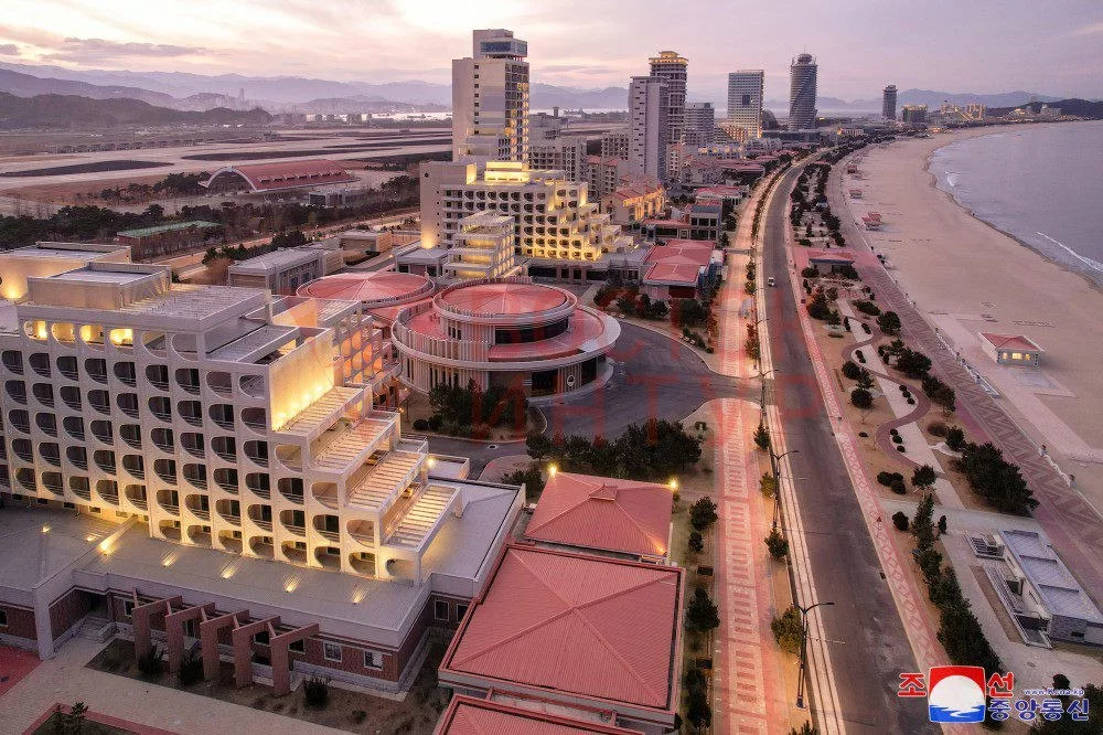 Ким Чен Ын представил гигантский курорт для 20 тысяч гостей