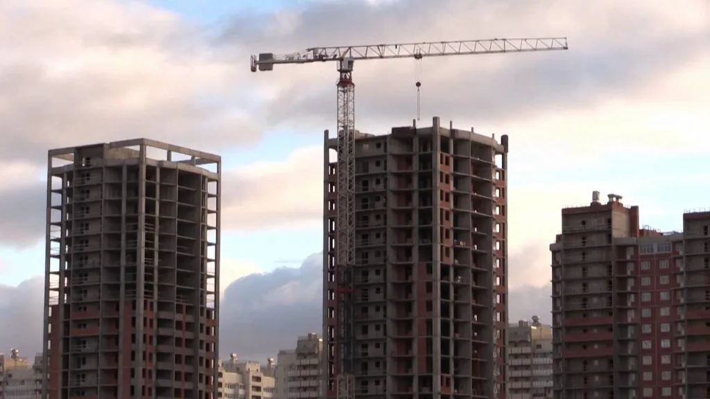 Спрос на новые квартиры до конца года упадёт на 30%