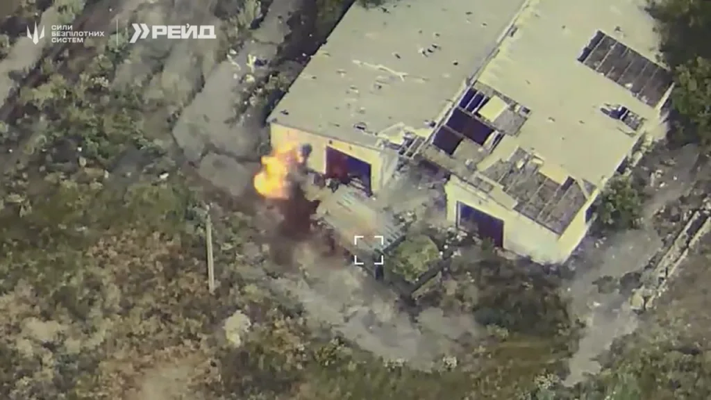 Уничтожение 240-мм РСЗО M1991 производства КНДР, стоящей на вооружении ВС РФ