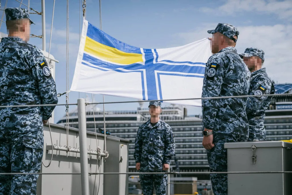 Бельгия и Нидерланды передали ВМС Украины два тральщика-искатель мин Narcis и Vlaardingen типа Tripartite, которые будут носить названия «Мариуполь» и «Мелитополь» соответсвенно