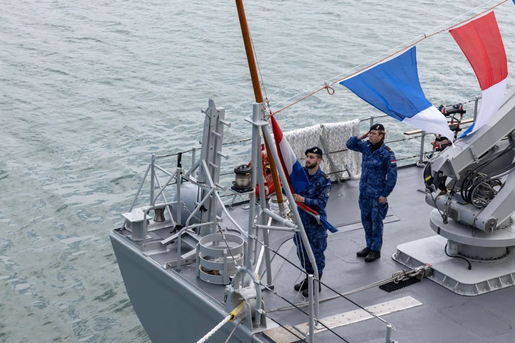 Бельгия и Нидерланды передали ВМС Украины два тральщика-искатель мин Narcis и Vlaardingen типа Tripartite, которые будут носить названия «Мариуполь» и «Мелитополь» соответсвенно