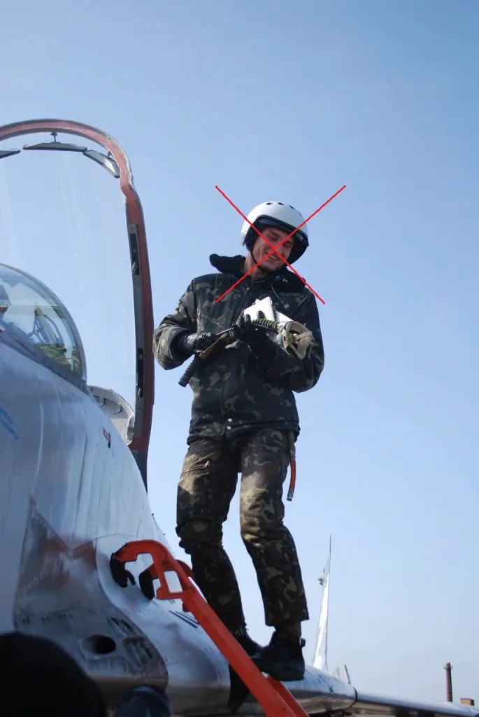 Противник подтверждает потерю F-16 в ходе отражения ночной налета "Гераней". Вместе с самолетом "загинул" подполковник воздушных сил ВСУ Максим Устименко