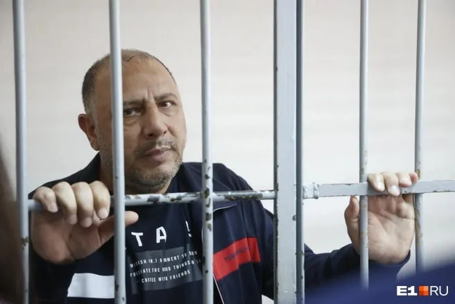 «Ты не туда воюешь!». Как в Баку защищают убийц азербайджанцев