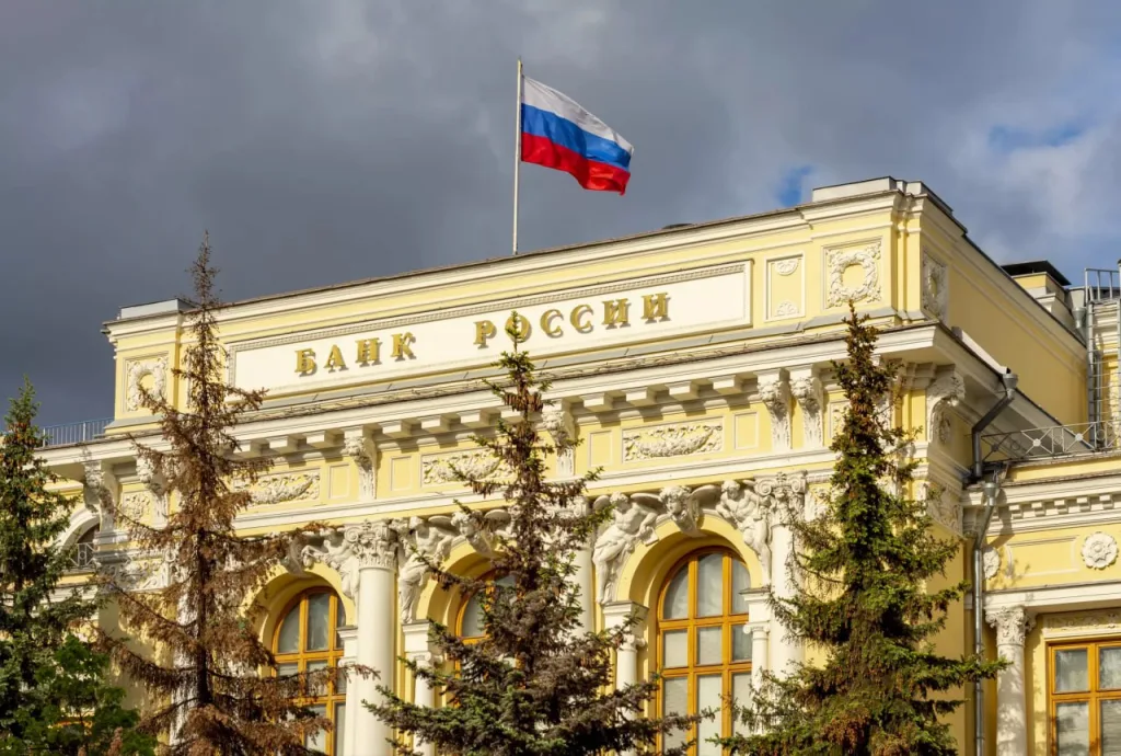 Банк России рассматривает возможность более существенного изменения ключевой ставки на июльском заседании