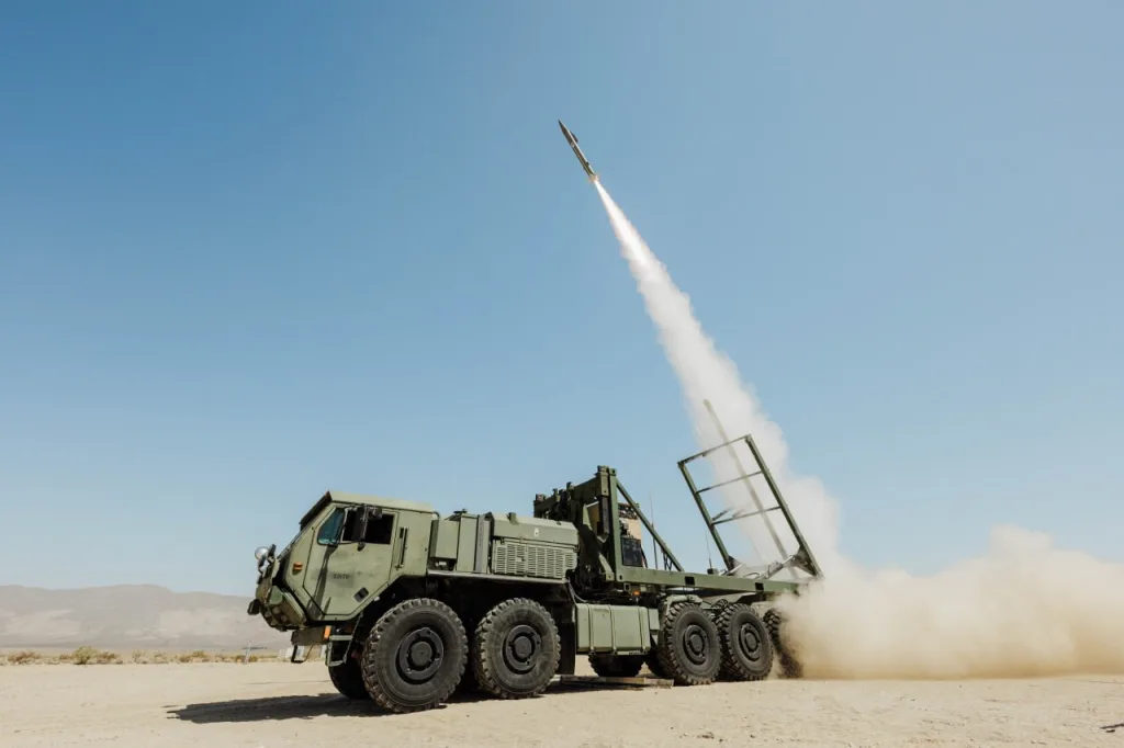 Кадры с перспективной американской ракетой средней дальности Blackbeard GL и пусковой установкой для нее