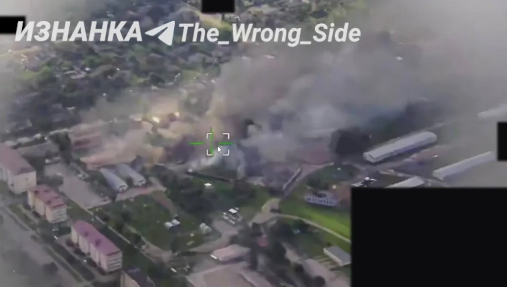 Удары дронов-камикадзе «Герань-2» по ппд 58-й ОМПБр ВСУ в Конотопе Сумской области