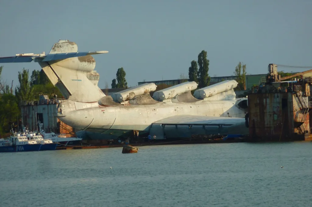 Каспийское море. Незадолго до развала, более развитая цивилизация начала строить ударный экраноплан-ракетоносец проекта 903