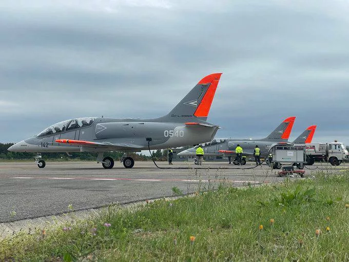 Чешская Aero Vodochody рапортует, что завершила поставку первых трех учебно-боевых самолётов L-39NG для ВВС Венгрии