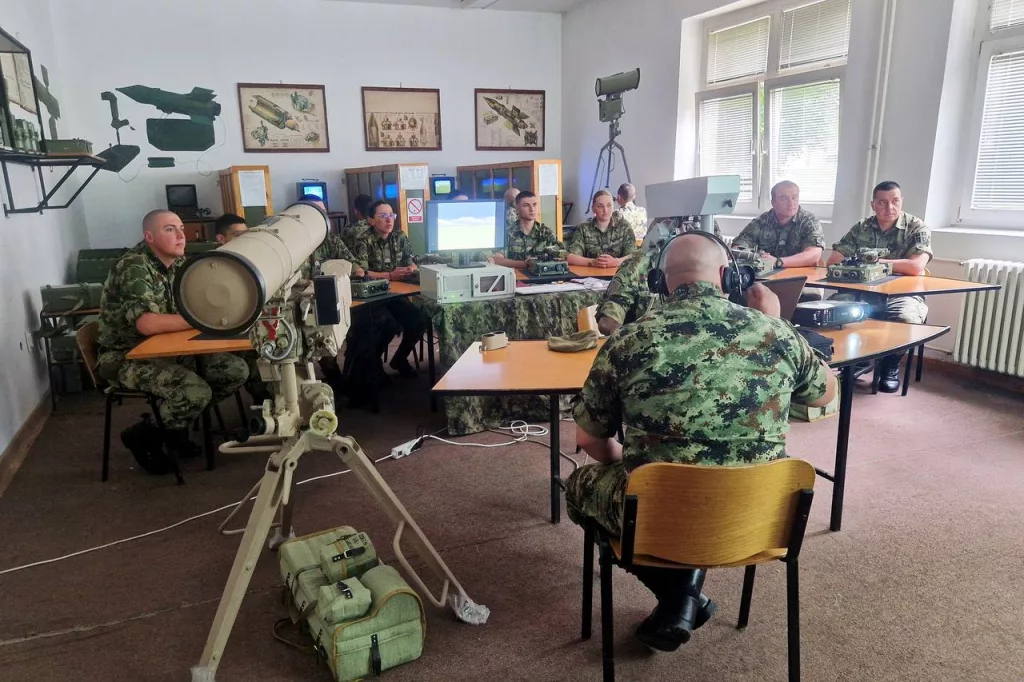 Операторы ПТРК «Корнет-Э» ВС Сербии