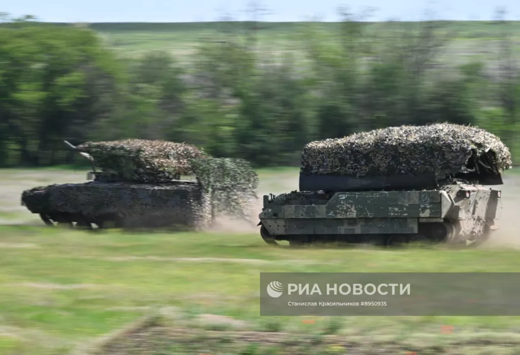 Ходовые испытания трофейной БМП "Брэдли" на полигоне в зоне СВО