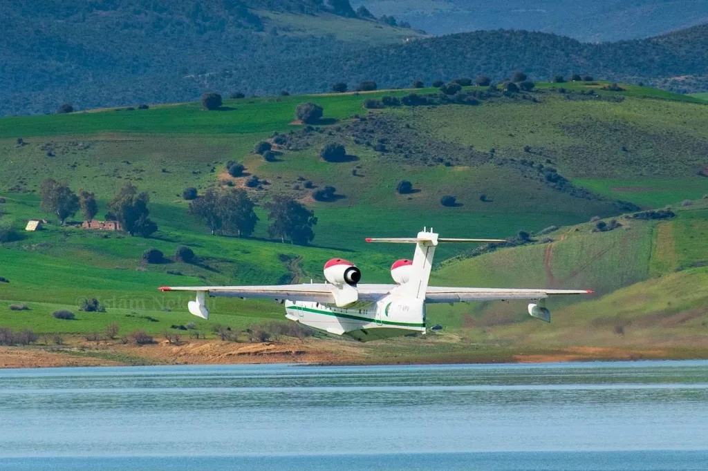 Красавец самолёт-амфибия Бе-200ЧС (Be-200ES) б.н 7Т-VPV ВВС Алжира. Наши дни