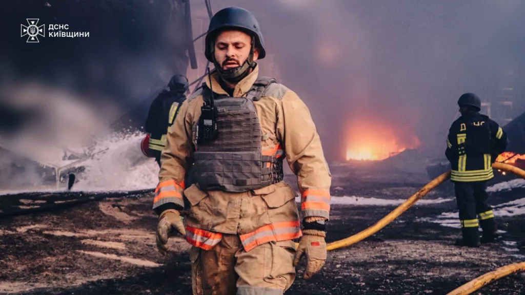 На фотках ГСЧС Украины с железнодорожной станции г.Борисполь заблюрено ВСЁ