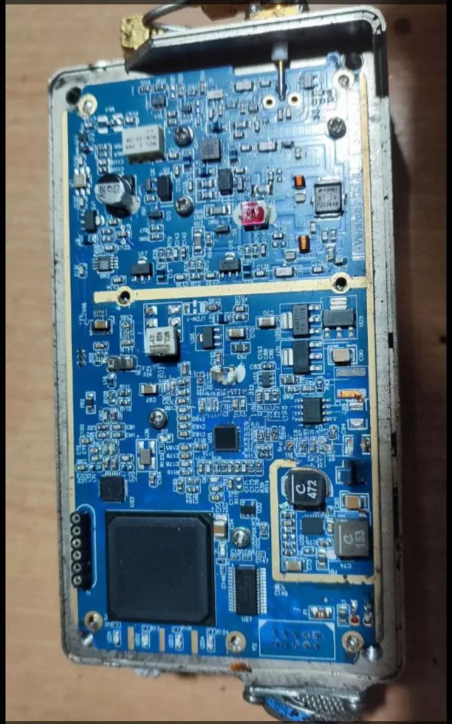 В июне на территории Украины зафиксировано первое подтверждённое применение нового варианта ударного БПЛА «Герань-2», оснащённого комплексом машинного зрения, встроенной камерой наведения и радиомодемом для прямого управления