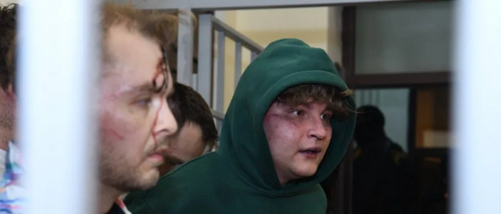 Суд в Баку на 4 месяца арестовал четверых россиян по делу о транзите наркотиков из Ирана. Всего по делу проходят восемь граждан России (на фото)