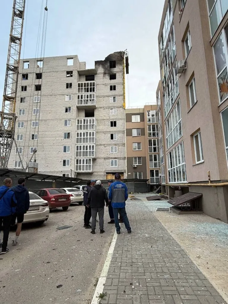 В Липецке в результате сегодняшней ночной атаки украинских дронов погибла 70-летняя женщина