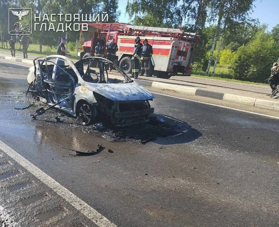Два человека погибли при атаке украинского дрона по легковому автомобилю на участке автодороги Шебекино — Белгород