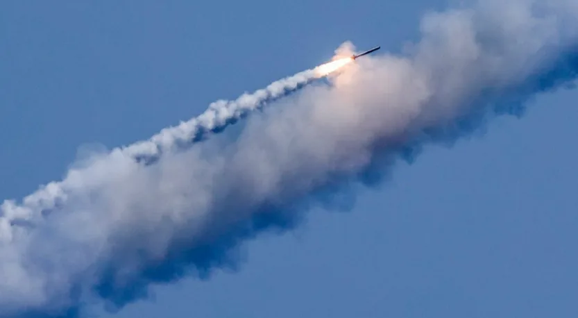 Министр иностранных дел Польши Радослав Сикорский заявил, что российские дроны якобы атаковали польский завод Barlinek, расположенный в Виннице