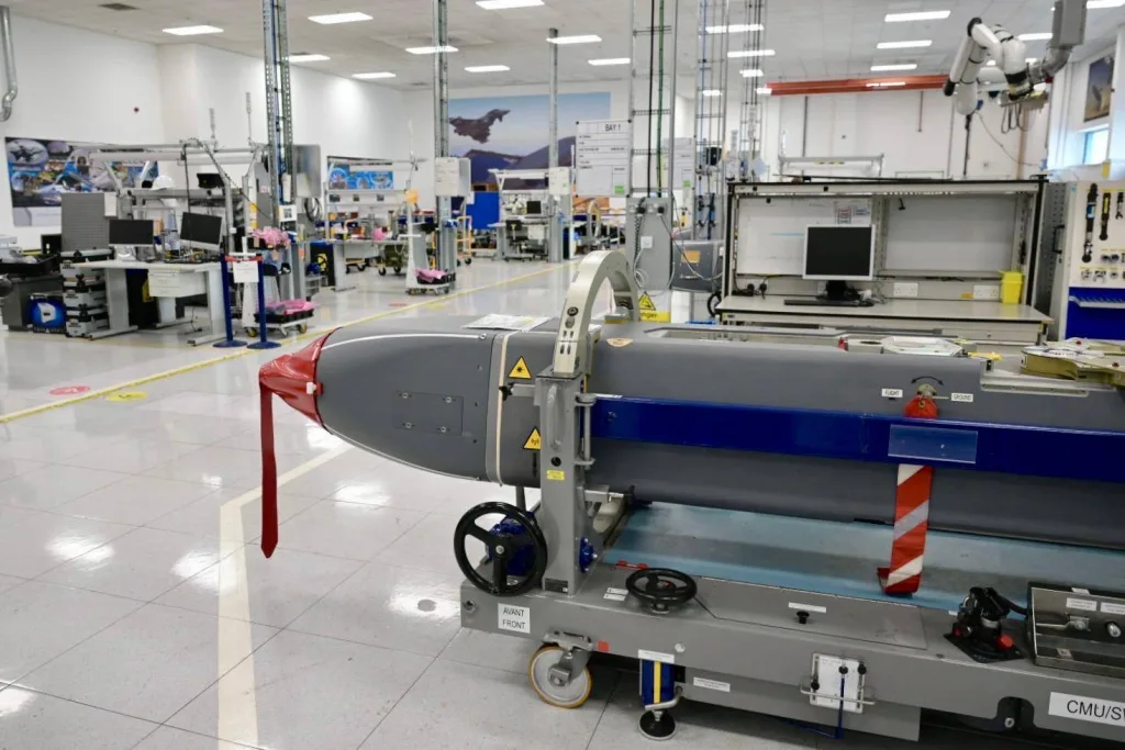 Министр обороны Франции Себастьян Лекорню объявил о возобновление впервые за 15 лет производства крылатых ракет SCALP-EG для французских вооружённых сил