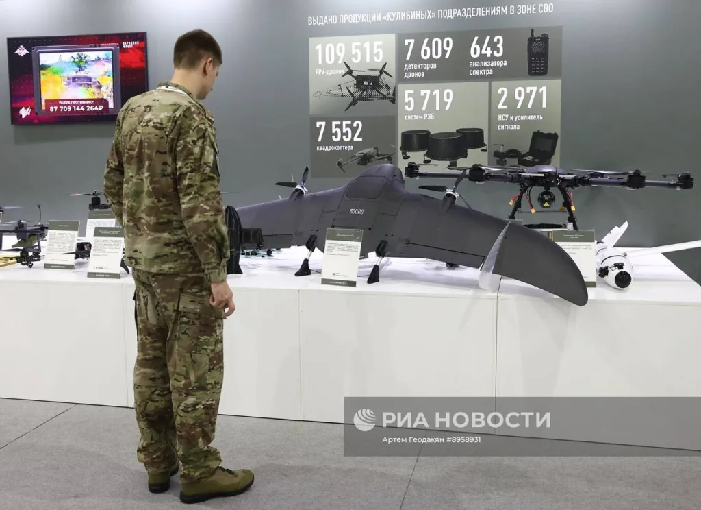 Владимир Путин посетил выставку «Всё для Победы!» в Национальном центре «Россия», посвящённую итогам трёхлетней работы «Народного фронта»