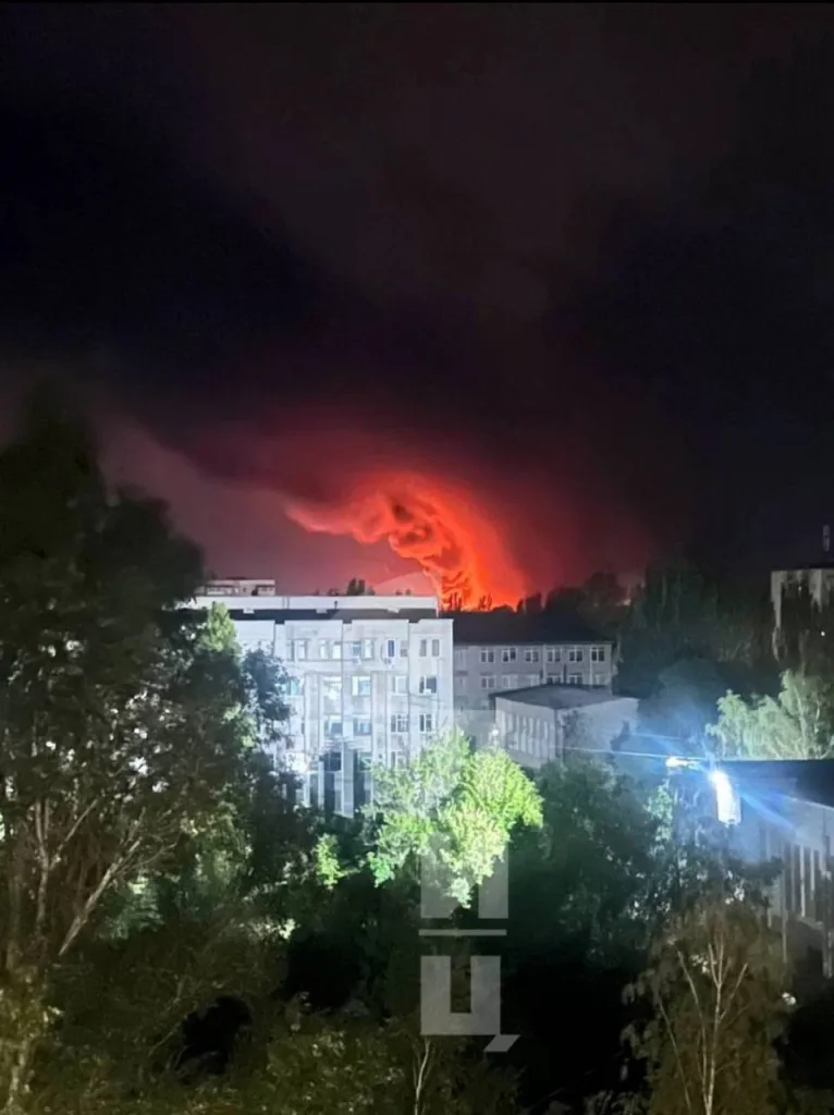 60 украинских БПЛА ночью перехвачено/уничтожено российской ПВО над  территорией России: 20 – над Крымом и Чёрным морем, 16 – над Ростовской, 11 – над Азовским морем, 5 – над Курской, 4 – над Саратовской, 2 – над Белгородской, по одному – над Воронежской и Орловской области