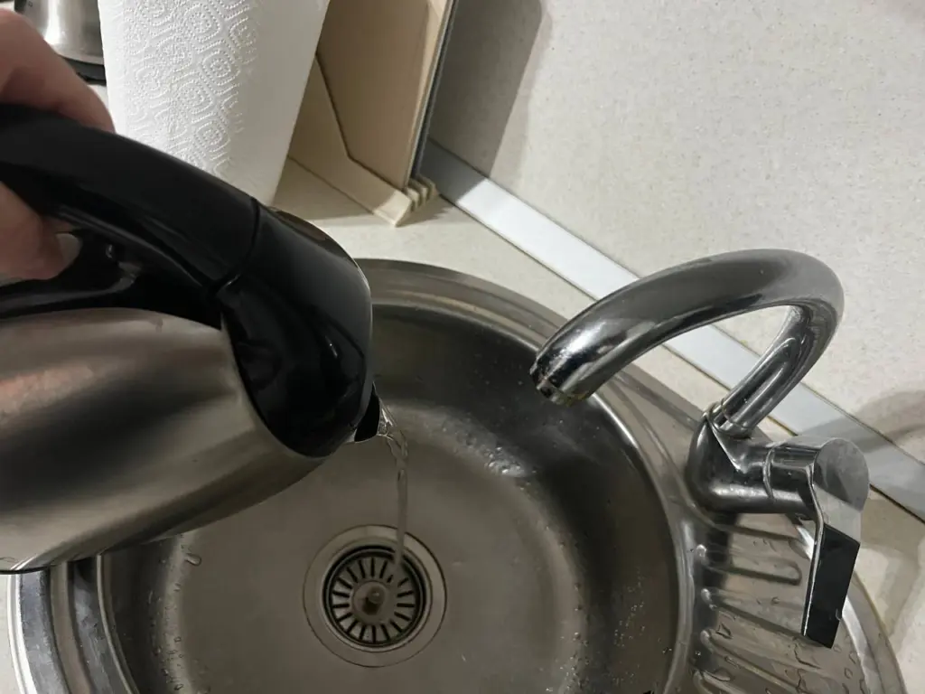 Почему не следует кипятить водопроводную воду — это знание необходимо каждому