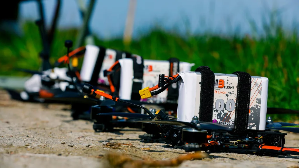 Применение различных БПЛА и безэкипажных катеров Vesuvius Spiral 2 военнослужащими 2nd Multi-Domain Task Force армии США во ходе учений «Arcane Thunder 25» и BALTOPS 25 в Польше