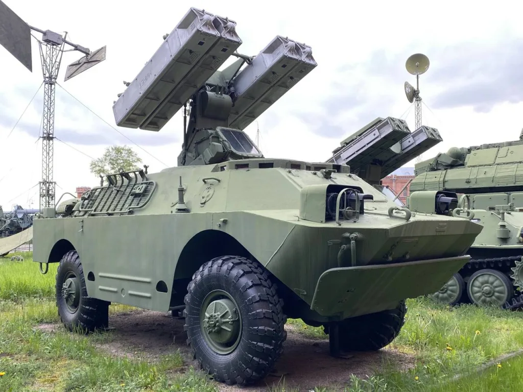Боевая машина 9А31 зенитно-ракетного комплекса 9К31 «Стрела-1»