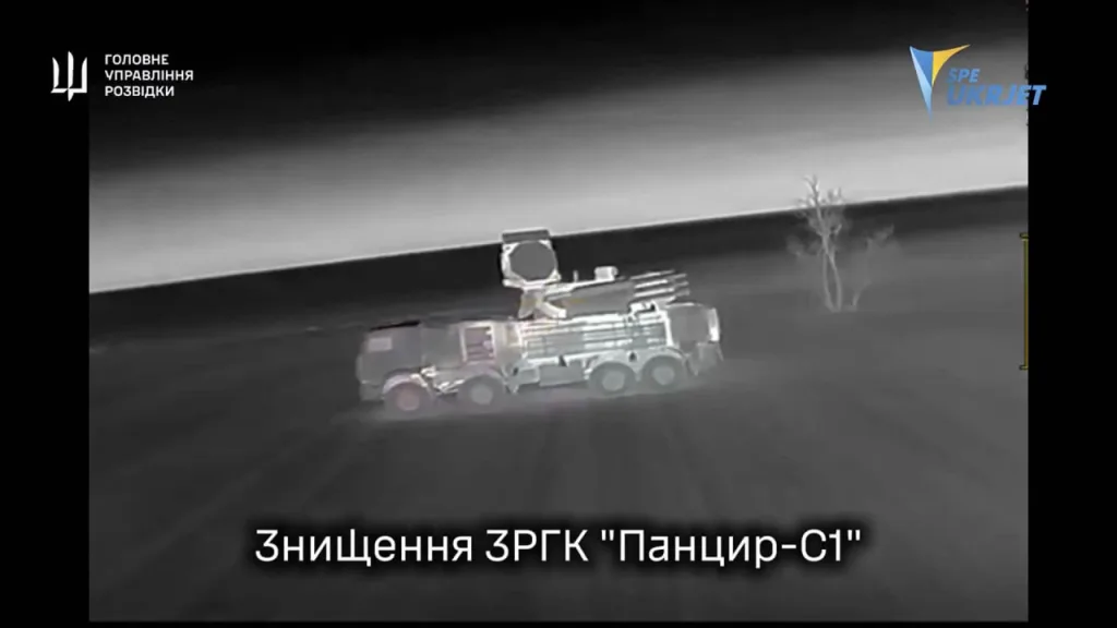 Как заявляется, для ударов по объектам в Крыму используются модернизированные дроны-камикадзе UJ-26 «Бобер» с тепловизором и "Старлинком", запускаемые с катапульты