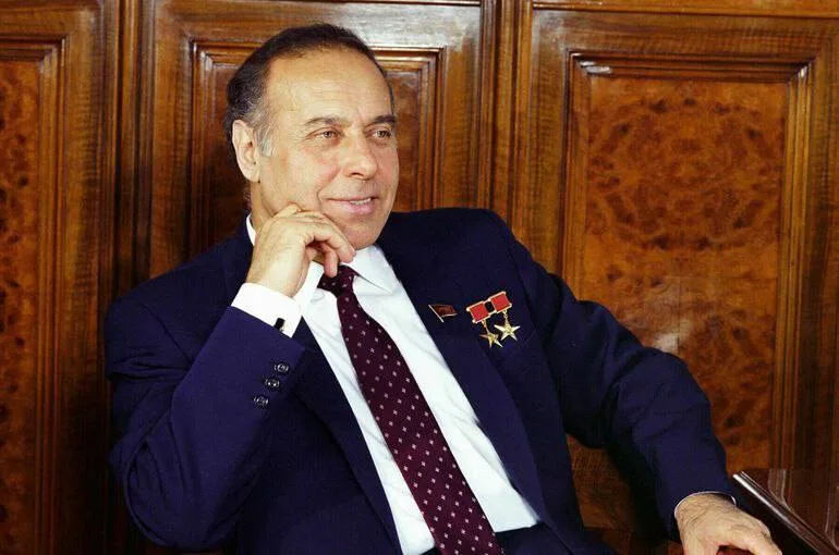 Экс-председатель КГБ Азербайджанской ССР и её глава Гейдар Алиев (отец президента Ильхама Алиева) о том, как и для чего создавал азербайджанскую диаспору