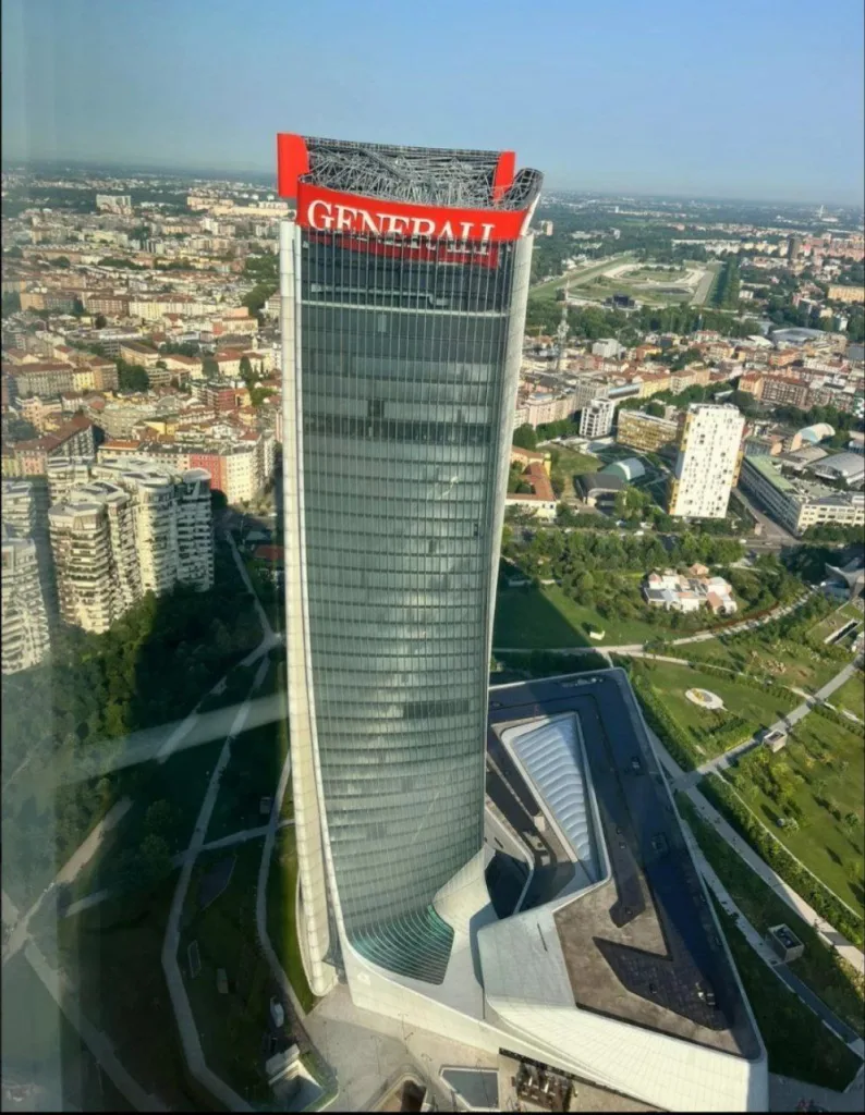 В Милане построили свой Москва-Сити но что-то пошло не так