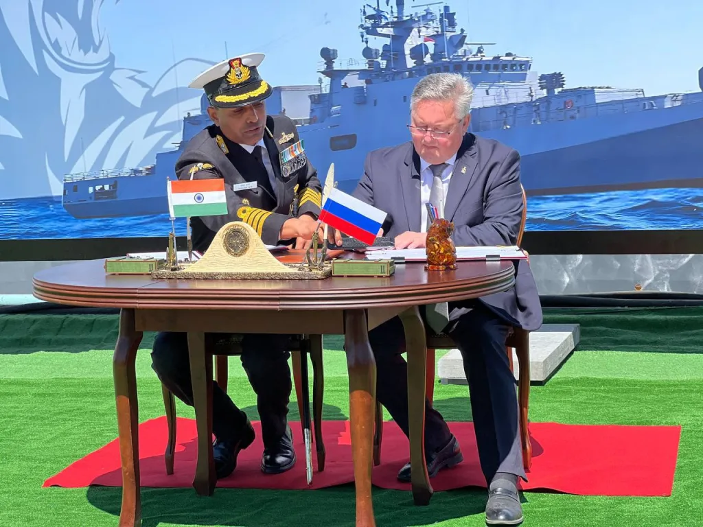 Сегодня в Калининграде прошла торжественная церемония передачи ВМС Индии очередного нового фрегата «Tamala» (б.н. F 71) проекта 11356